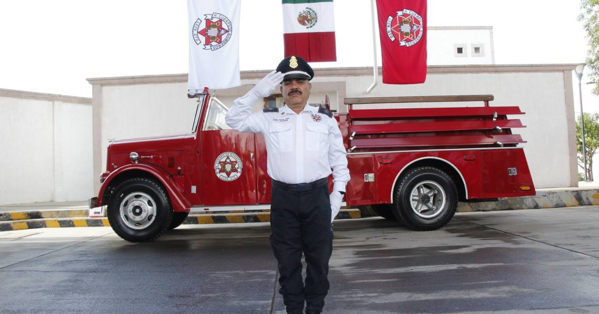 Bombero de León concluye 25 años de servicio y deja un legado de vocación y entrega