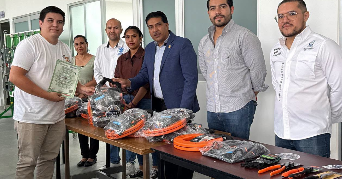 Manos a la Obra impulsa el autoempleo en Purísima con entrega de herramientas a nuevos técnicos