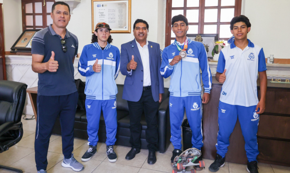 Skateboarding Guanajuato oro