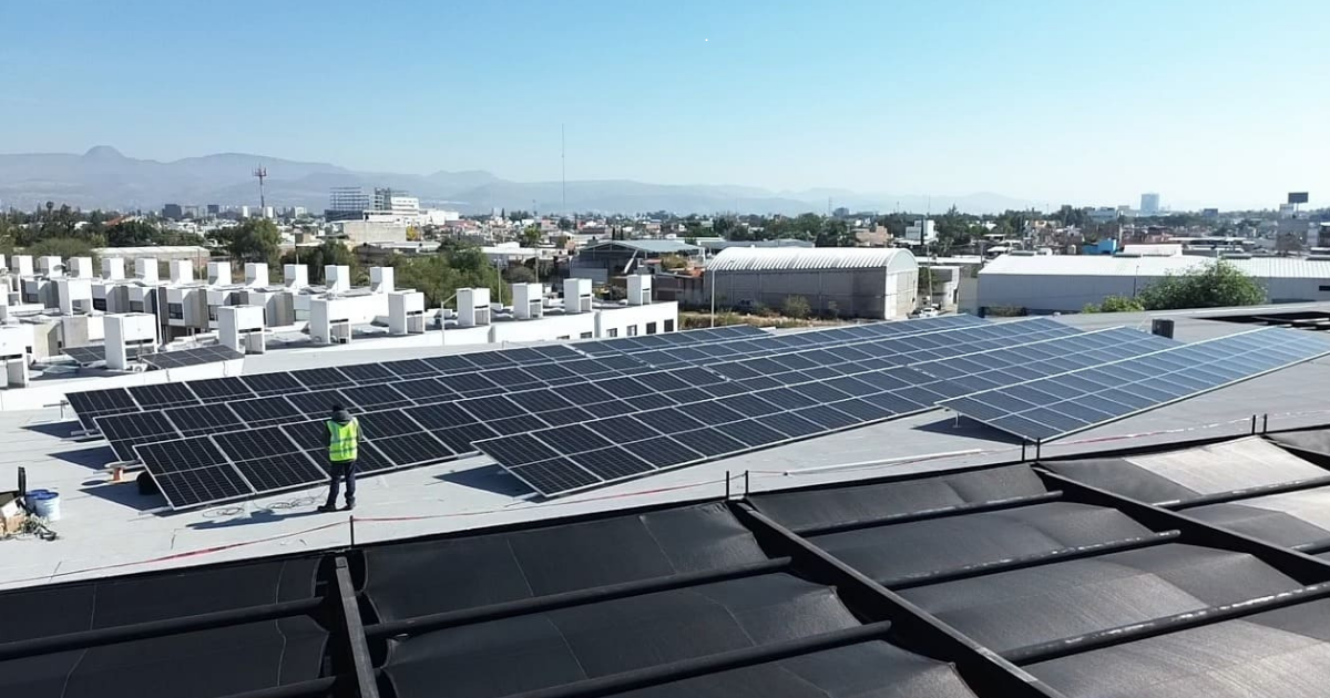 IMUVI León impulsa la sustentabilidad con sistema de energía solar en sus oficinas