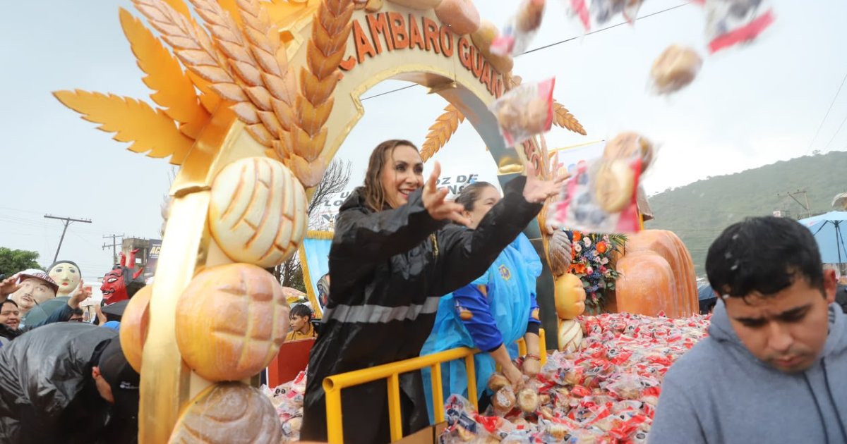Feria de la Panificación de Acámbaro fortalece el turismo y preserva la tradición con la emblemática Lluvia de Pan