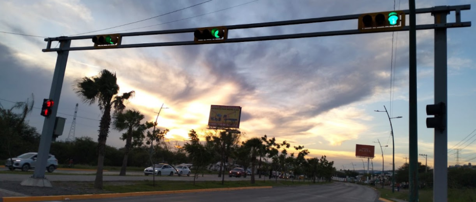 Nuevo cruce semaforizado