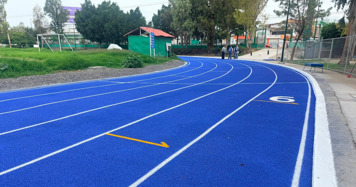 León inaugura pista de atletismo renovada con inversión de 17 millones de pesos
