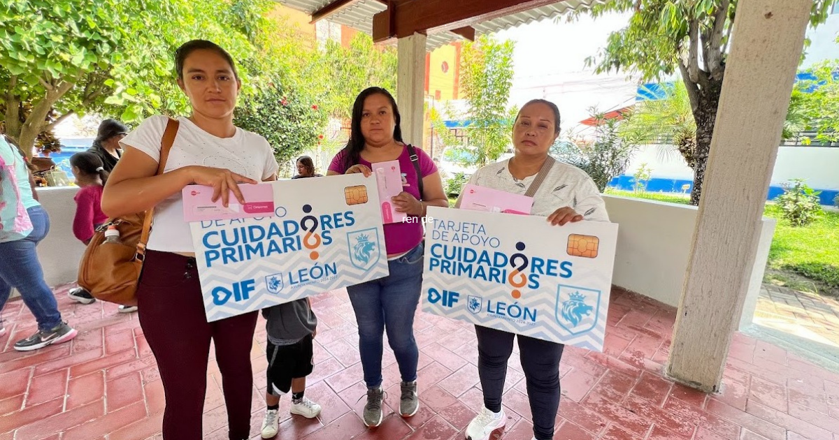 Apoyo a personas cuidadoras en León supera los 700 mil pesos con entrega de 121 tarjetas