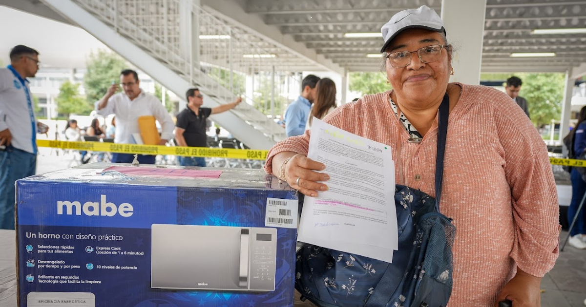 Comercio en León recibe 634 equipamientos para fortalecer negocios