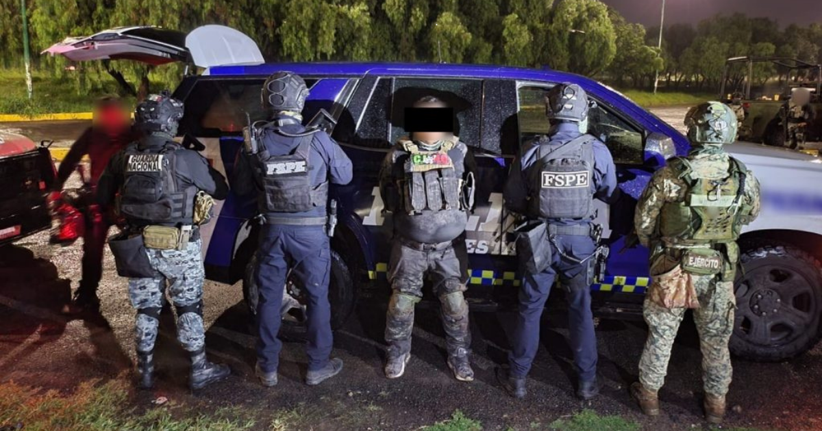 Detienen a hombre con rifle y 50 cartuchos en zona rural de Pénjamo