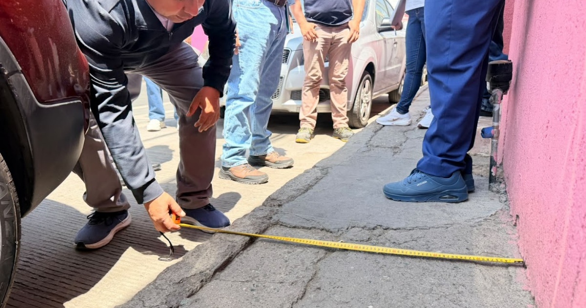 Renuevan 2.3 kilómetros de banquetas en barrios tradicionales de León