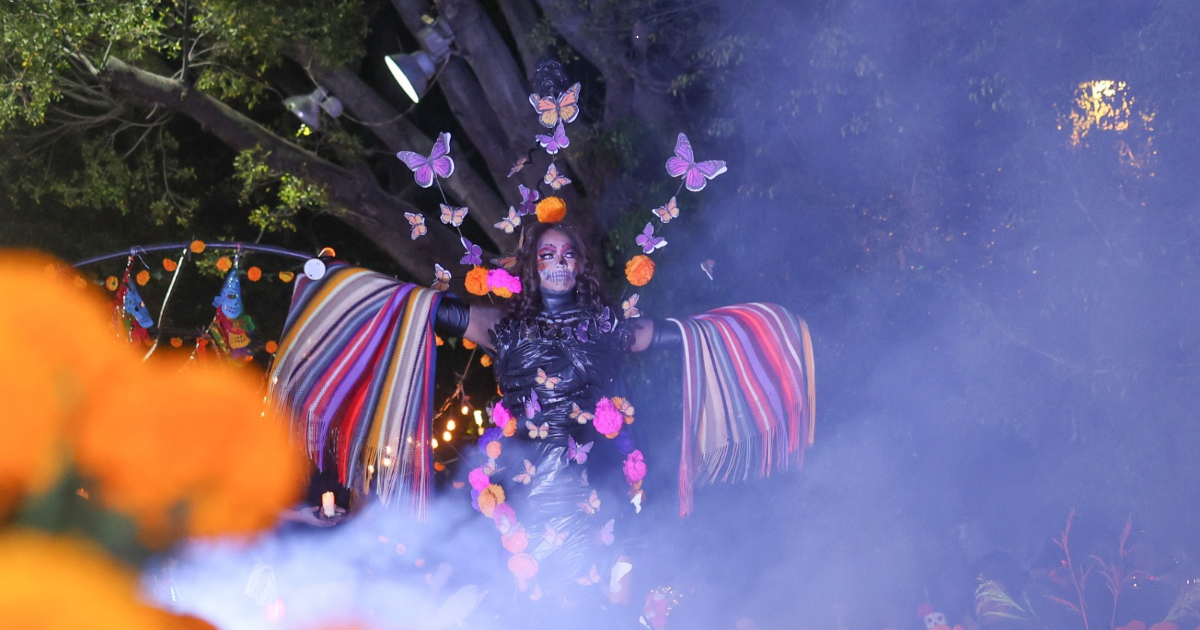 Desfile de Catrinas en Purísima reúne 25 diseños con materiales reciclados