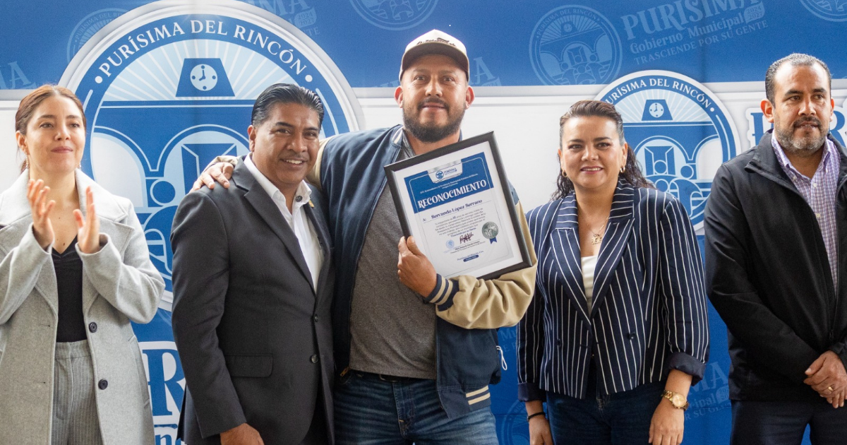 Purísima del Rincón conmemora el Encuentro de Dos Mundos y reconoce a 65 trabajadores