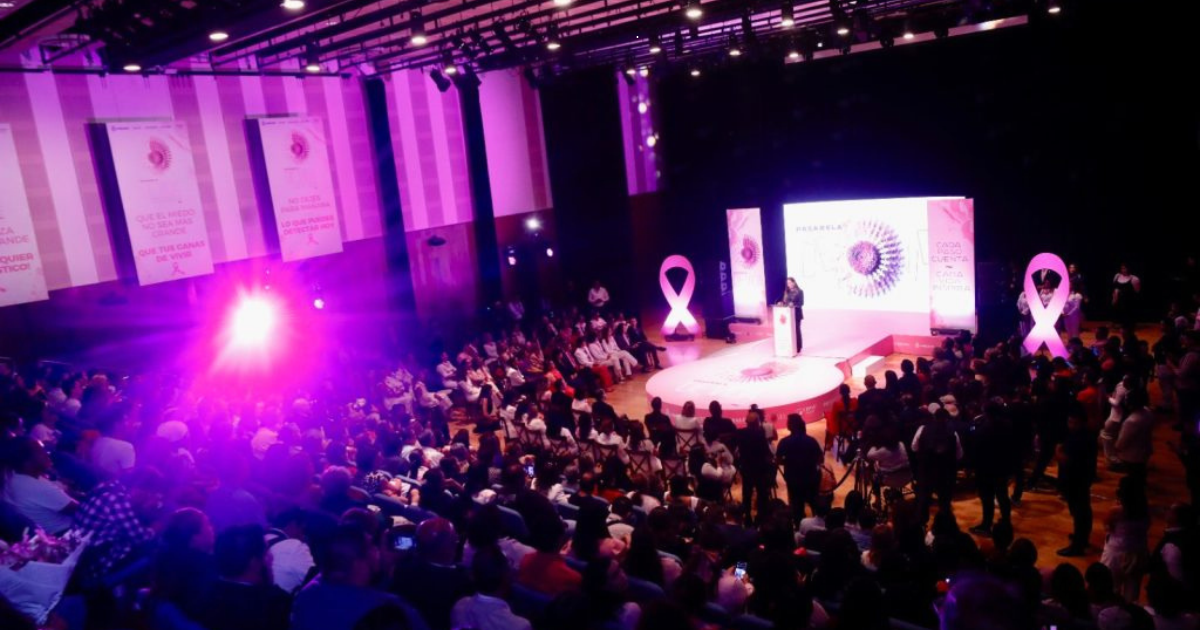 Pasarela de Vida reúne a 60 sobrevivientes del cáncer de mama en Guanajuato